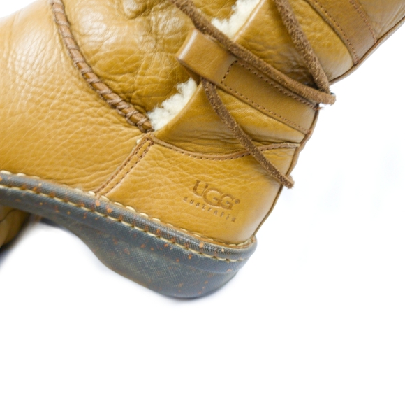 UGG Australia Akadia Lace Up Winter Boots size 9 - Picture 5 of 10